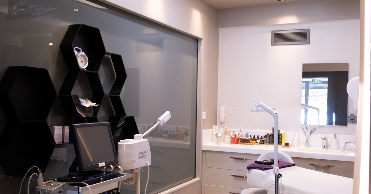 Detecting Abnormal Scarring After Laser Treatments